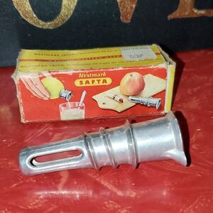 Westmark Safta Juice Extractor Apple Corer VTG.